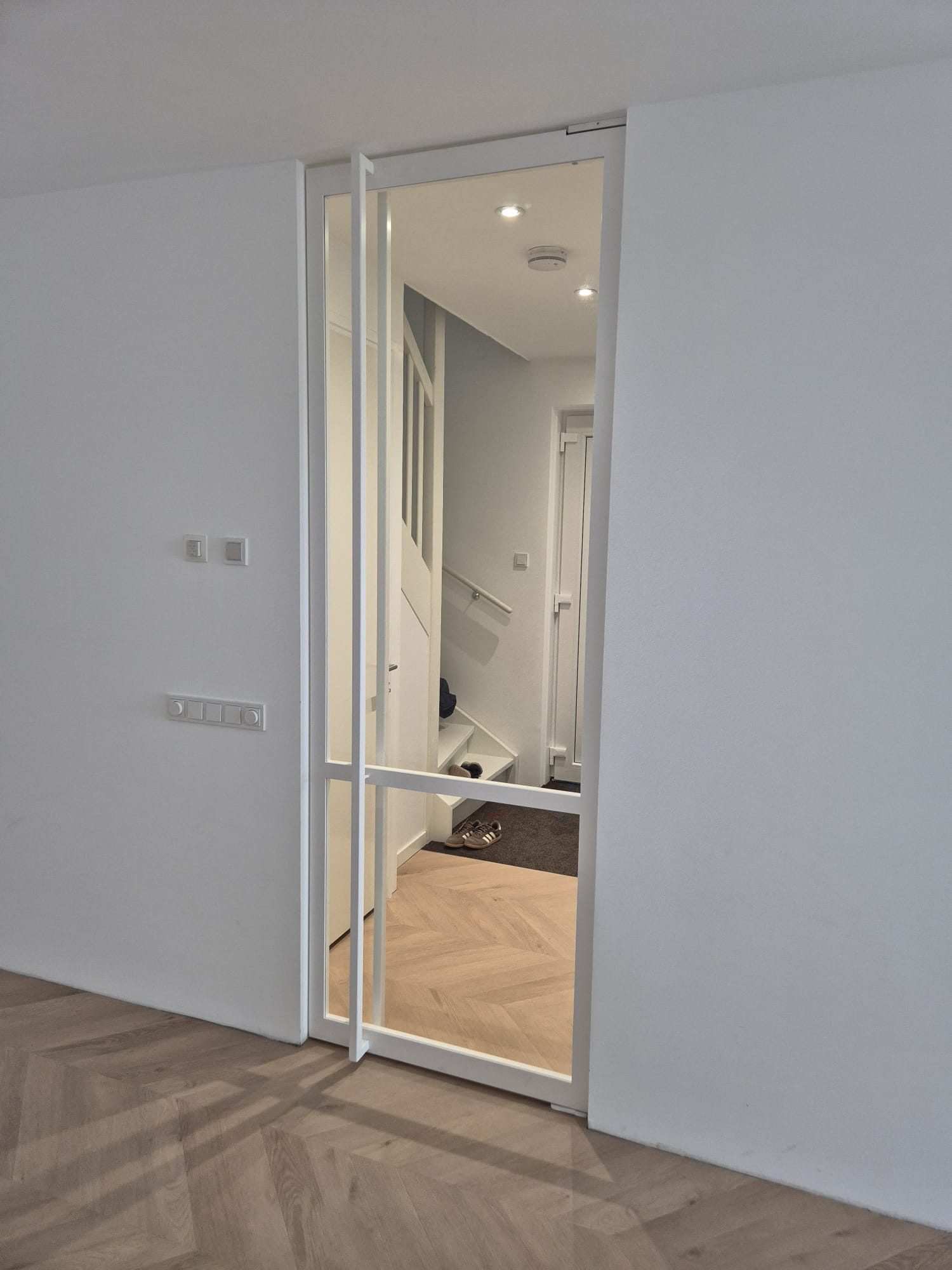 Stalen taatsdeur in woning
